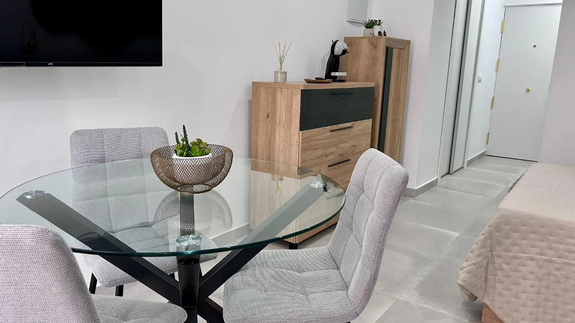 Apartment Ver64 - Nuevo, Reformado 100, Terraza, Wifi, Playa A 600 Metros, Centro A 300 Metros Torremolinos