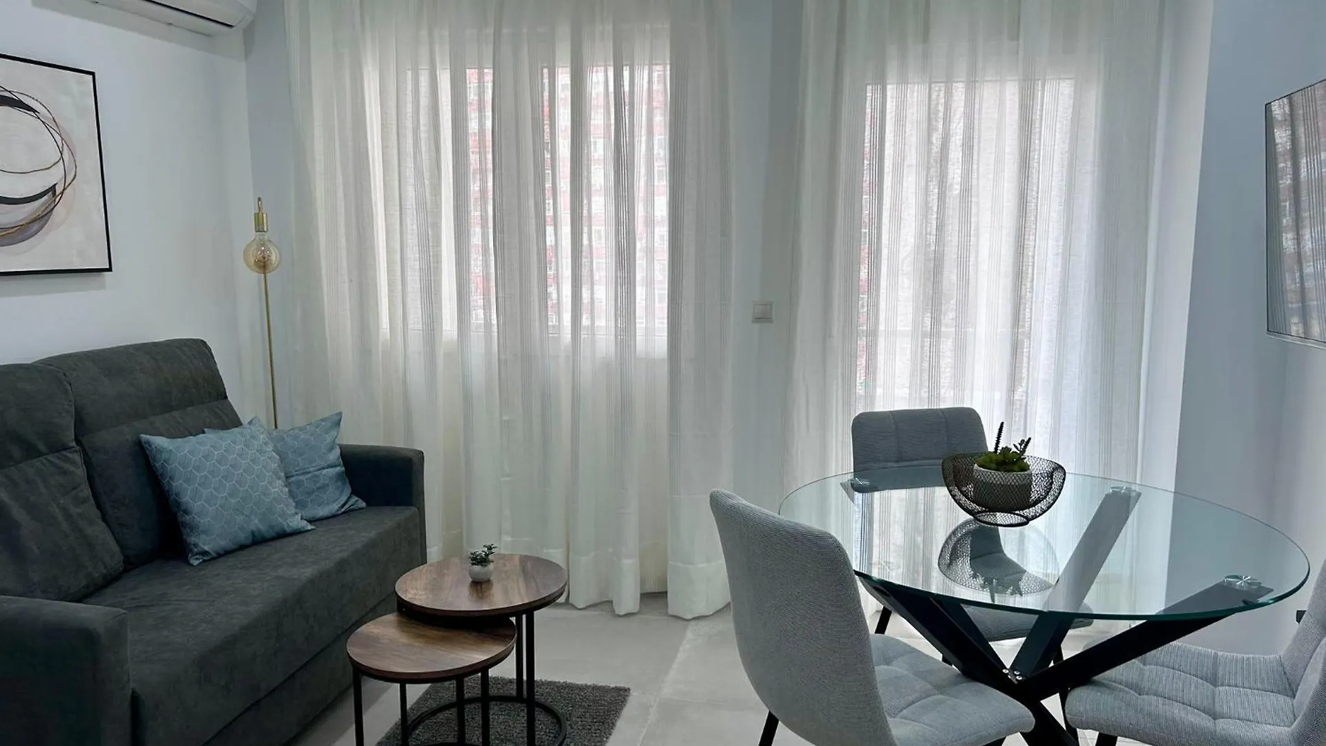 Ver64 - Nuevo, Reformado 100, Terraza, Wifi, Playa A 600 Metros, Centro A 300 Metros contacts